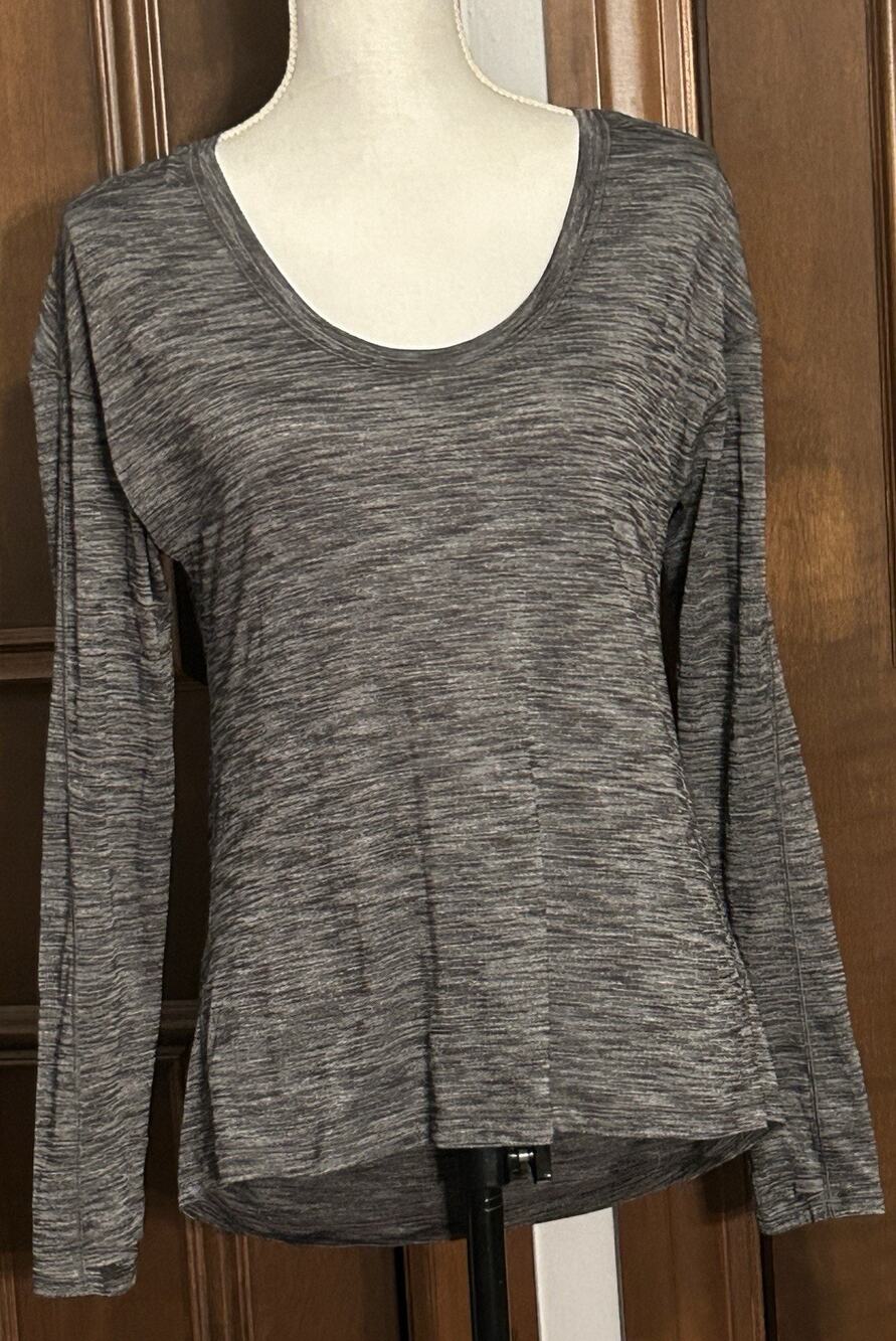 Lululemon Charcoal Gray Women’s Shirt Size M/L Thumb Holes Long Sleeve